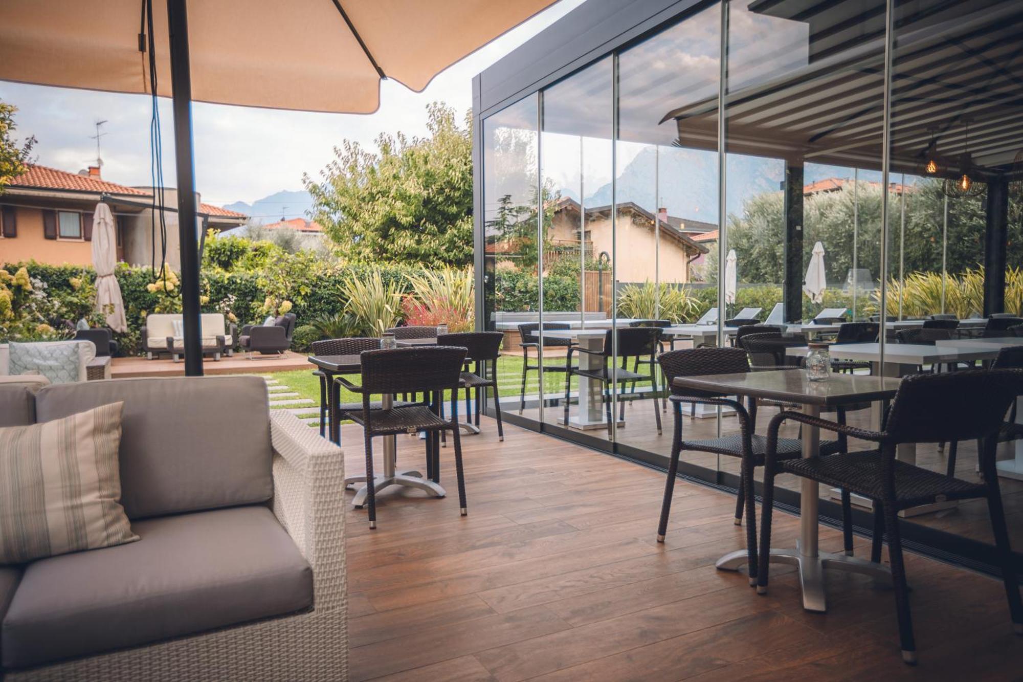 Hotel Villa Alberta Nago-Torbole Bagian luar foto