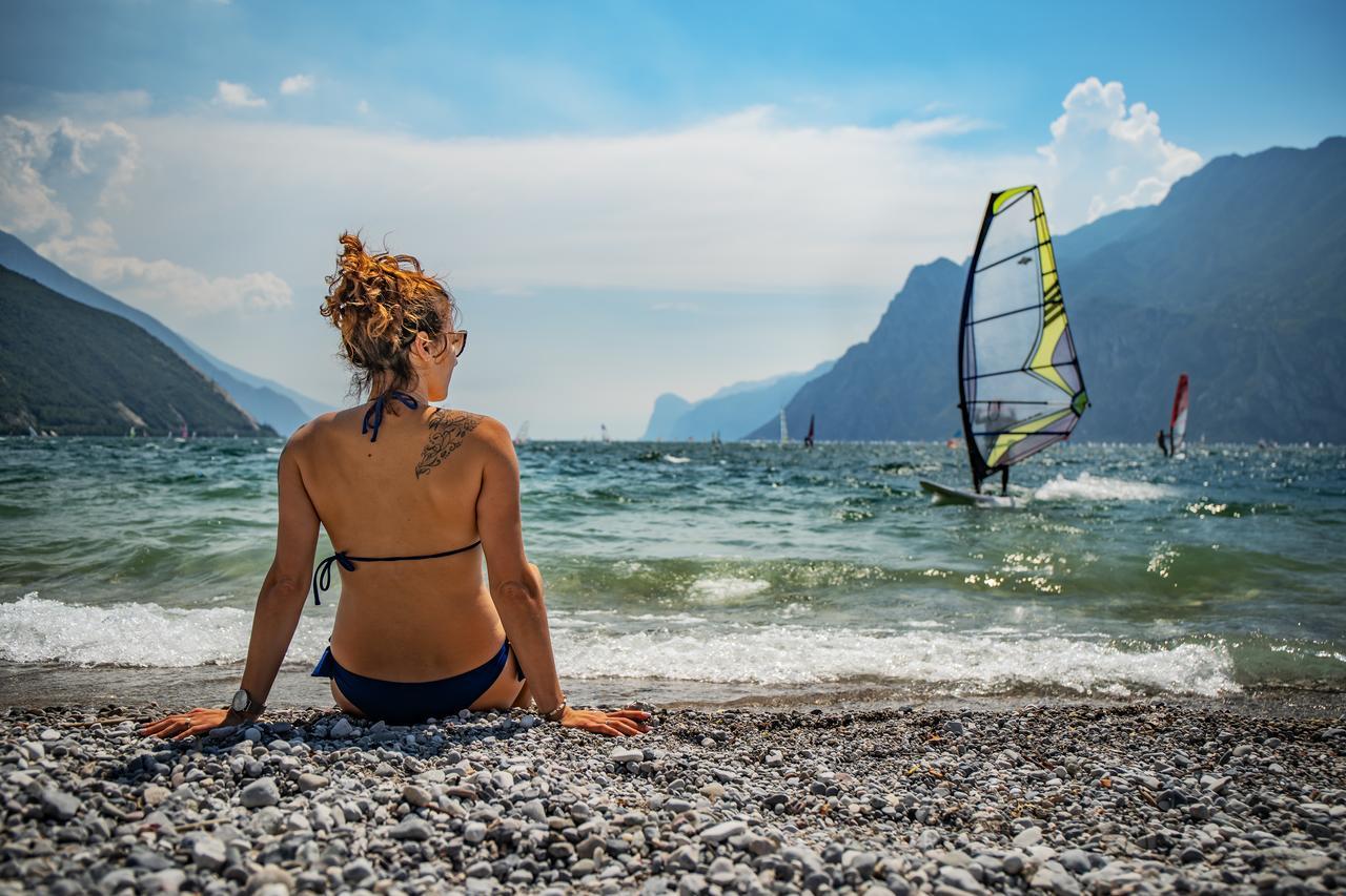 Hotel Villa Alberta Nago-Torbole Bagian luar foto
